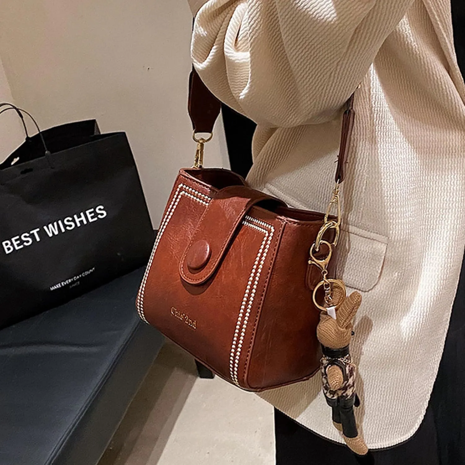 Bootara Bucket Bag Vintage Crossbody Bag With Bunny Charm Small Womens Retro Water Bucket Shoulder Bag