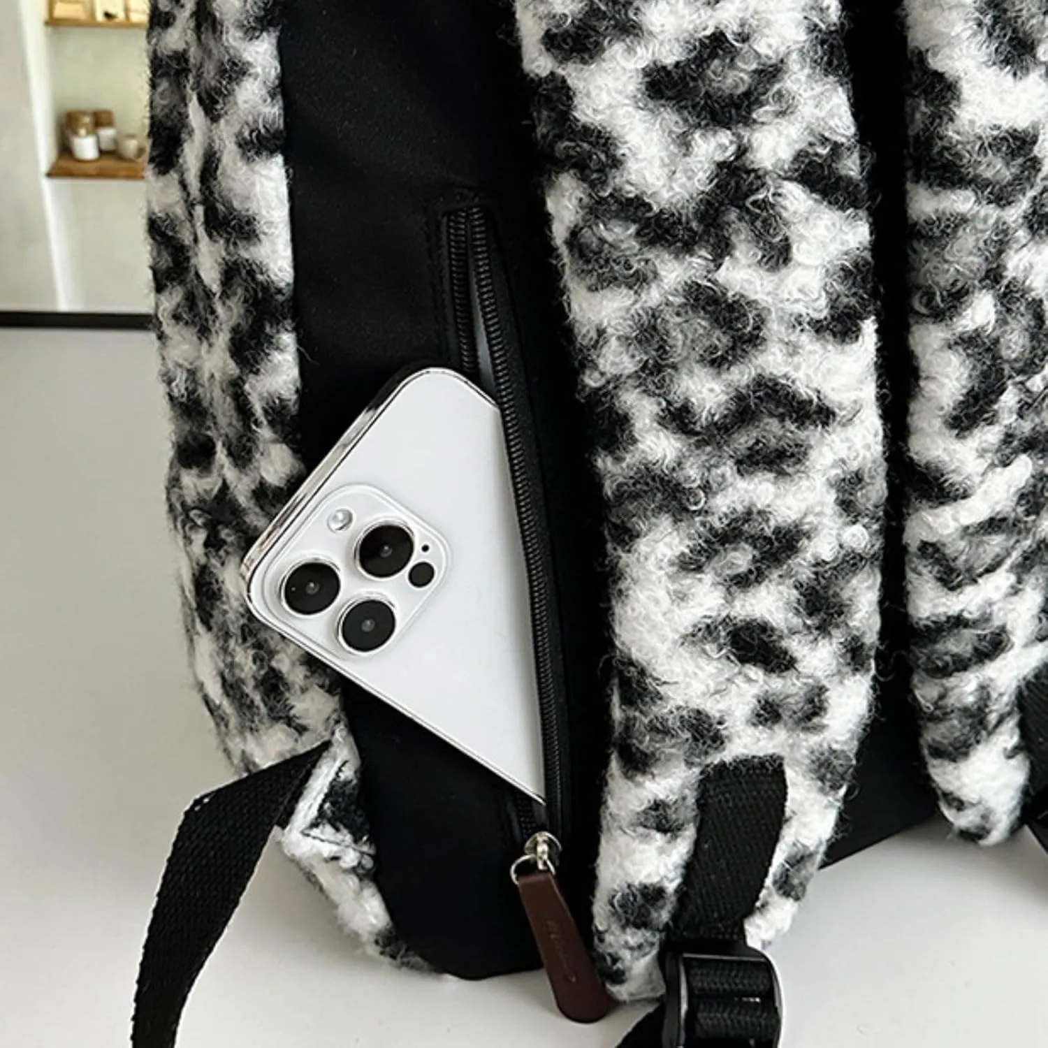 Cute Backpack Fuzzy Cheetah Shoulder Bag, Y2k Purse Fleece Chic Bookbag Trendy Aesthetic Coquette Daypack 90s Purse (White Cheetah)