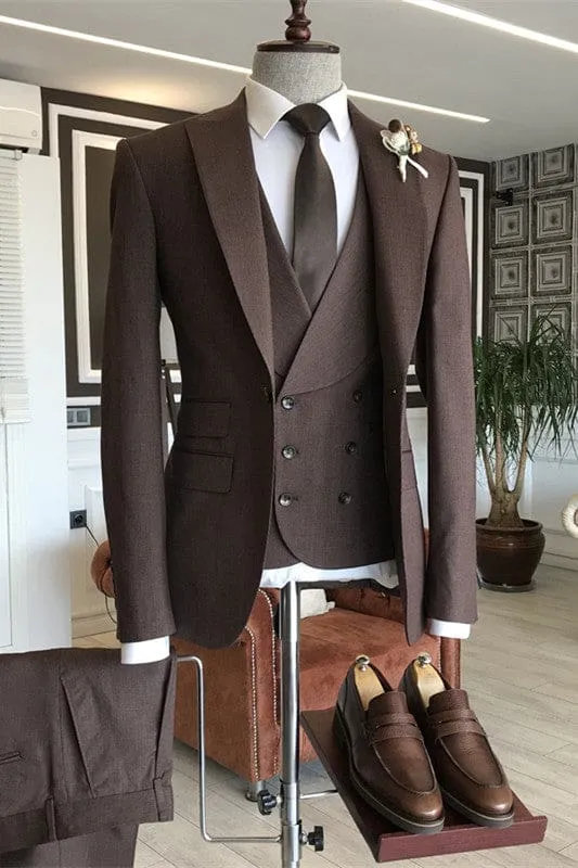 Glamorous Brown Peaked Lapel Three Pieces Business Suits Slim Fit Wedding Suits