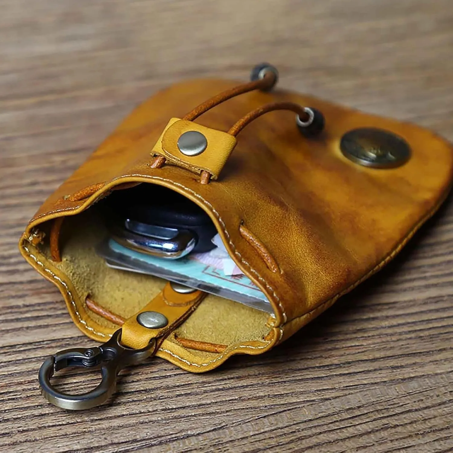 Simple Cowhide Retro Storage Bag, Handmade Leather Wallet, Small Coin Purse, Portable Key Pouch for Women Men (Red)